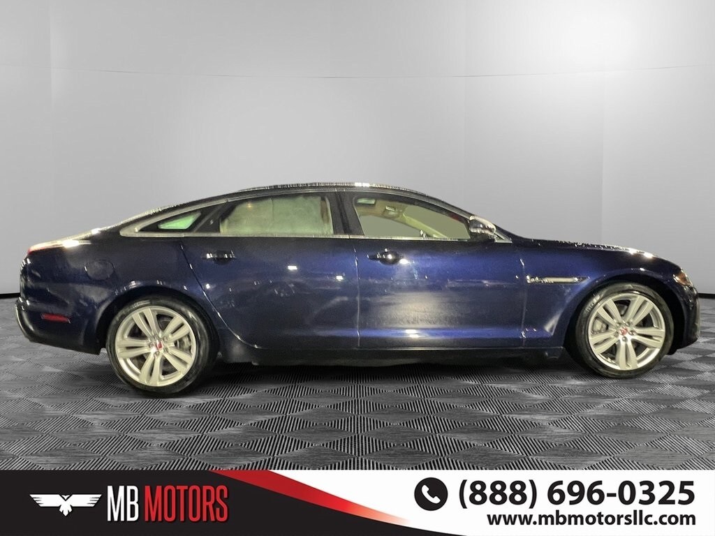 2016 Jaguar XJ XJL Portfolio photo 2