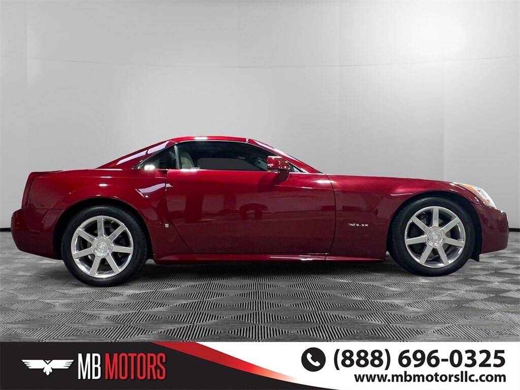 2006 Cadillac XLR Base photo 2