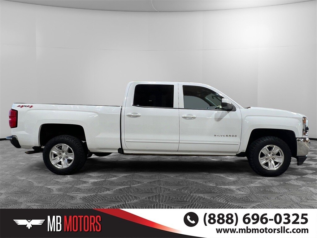 2017 Chevrolet Silverado 1500 LT photo 2