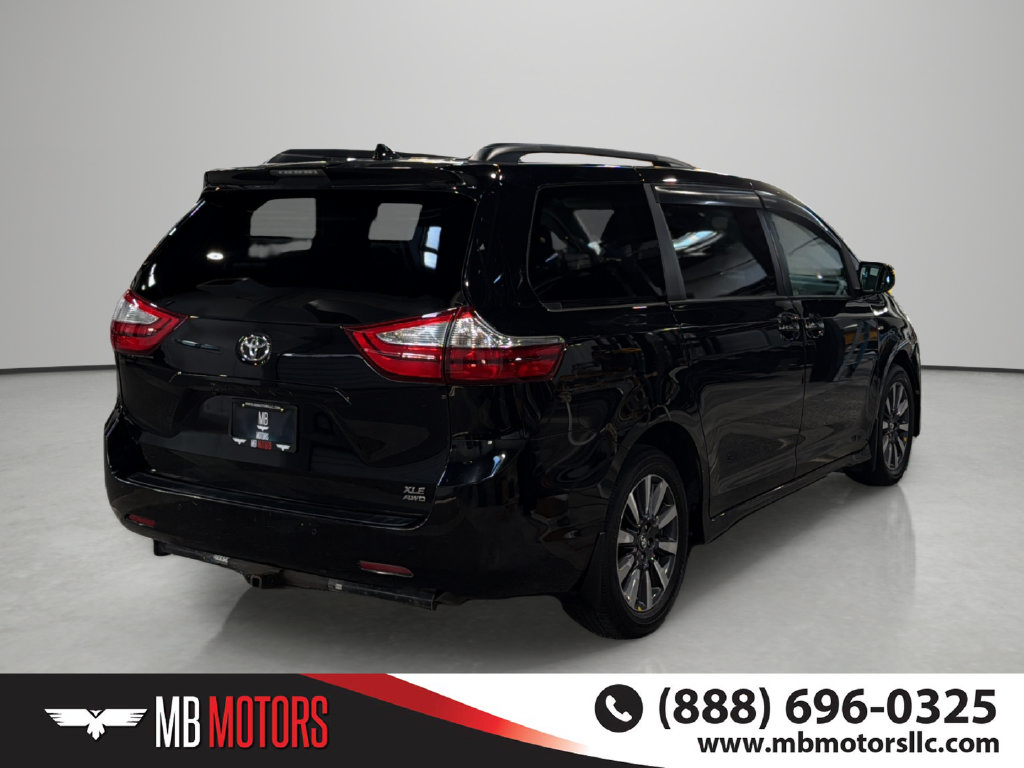 Used 2018 Toyota Sienna XLE Van Passenger Van