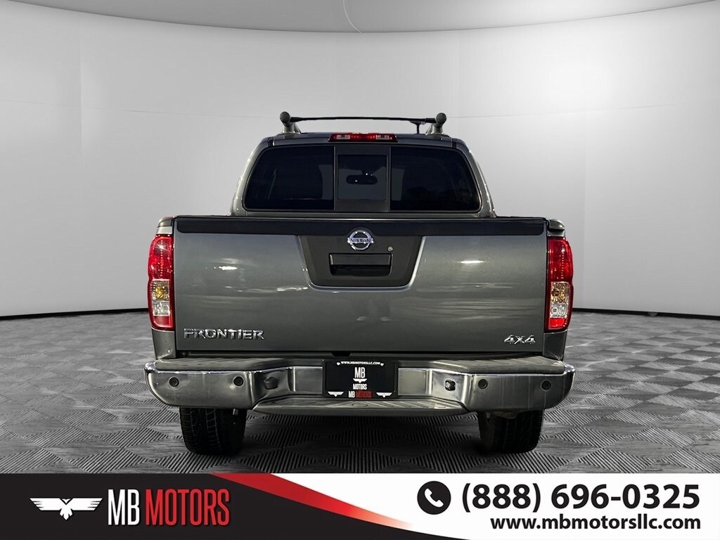 2016 Nissan Frontier SL photo 3