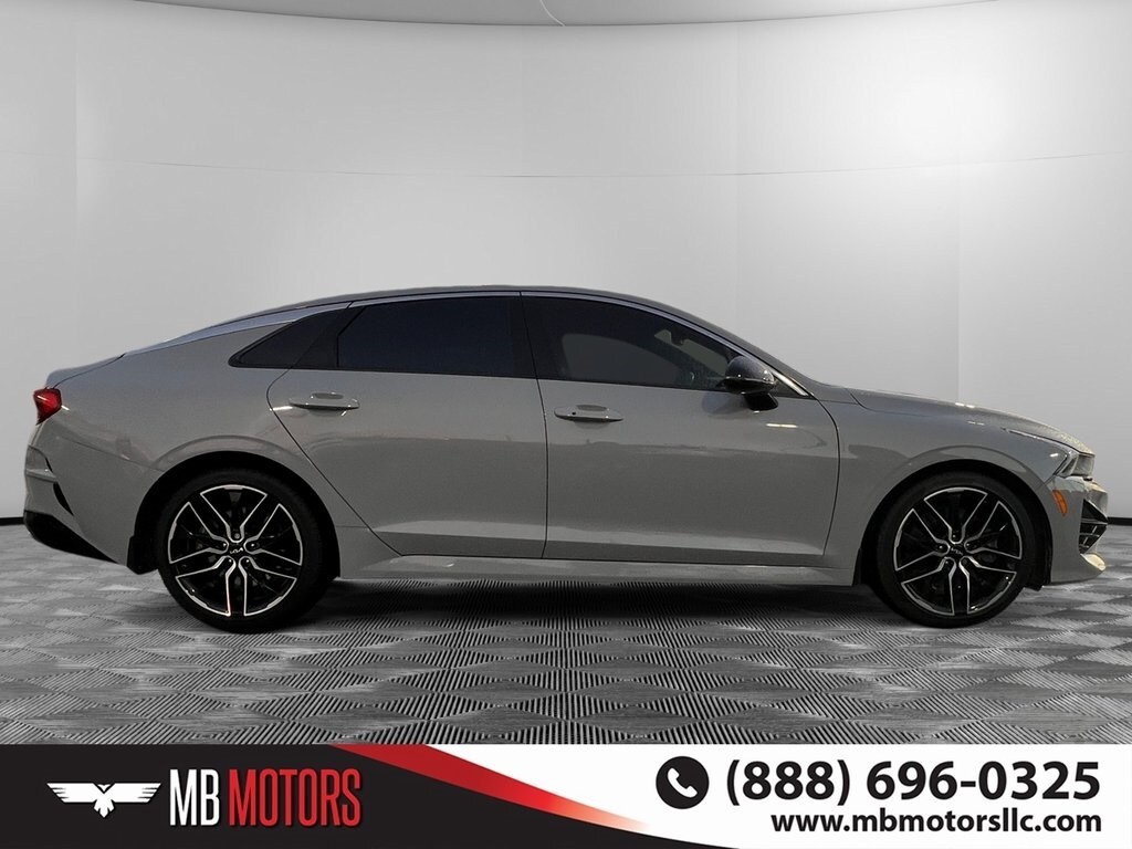 2022 Kia K5 GT photo 2