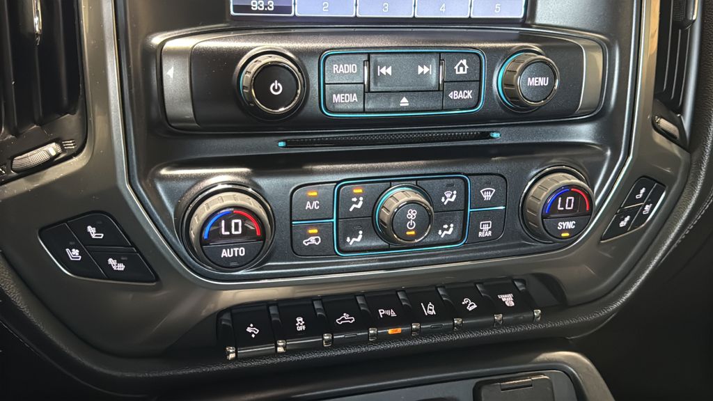 2018 Chevrolet Silverado 3500HD LTZ - Photo 28