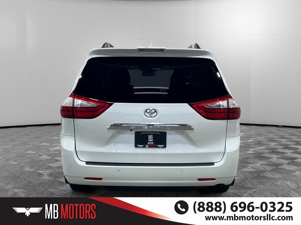 Used 2018 Toyota Sienna XLE Van Passenger Van