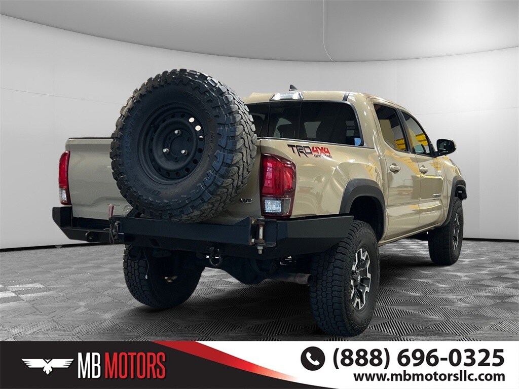2018 Toyota Tacoma TRD Off-Road photo 3