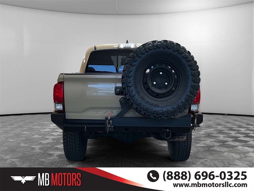 2018 Toyota Tacoma TRD Off-Road photo 4