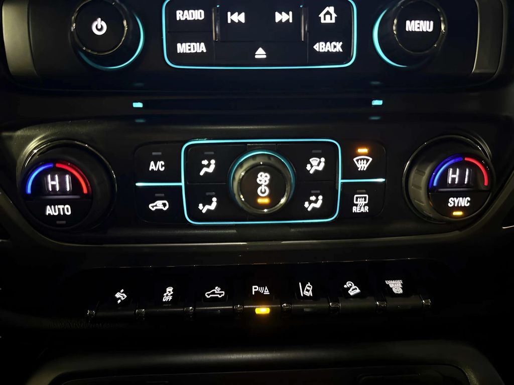 2018 Chevrolet Silverado 3500HD LTZ - Photo 31