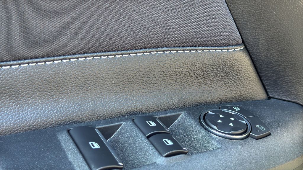2022 Ford Mustang EcoBoost - Photo 14