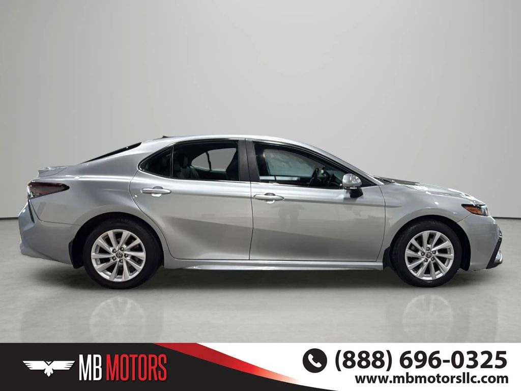 Used 2022 Toyota Camry SE Sedan