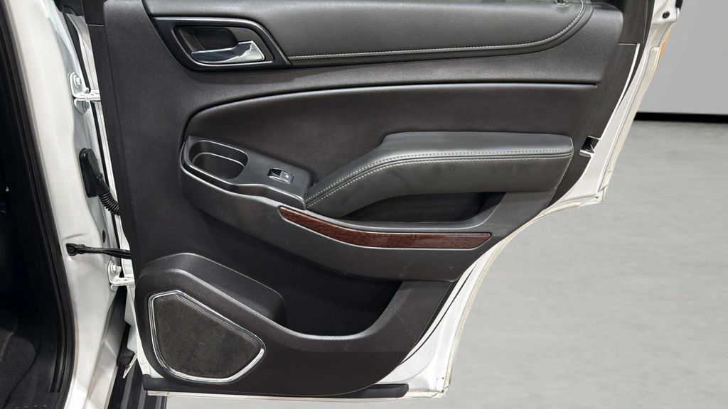 2020 GMC Yukon SLE - Photo 13