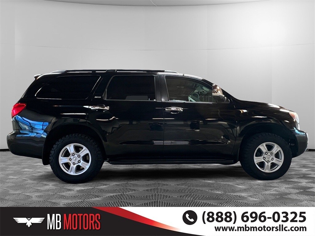2012 Toyota Sequoia SR5 photo 2