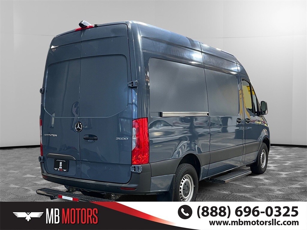 2019 Mercedes Benz Sprinter 3500 High Roof photo 3