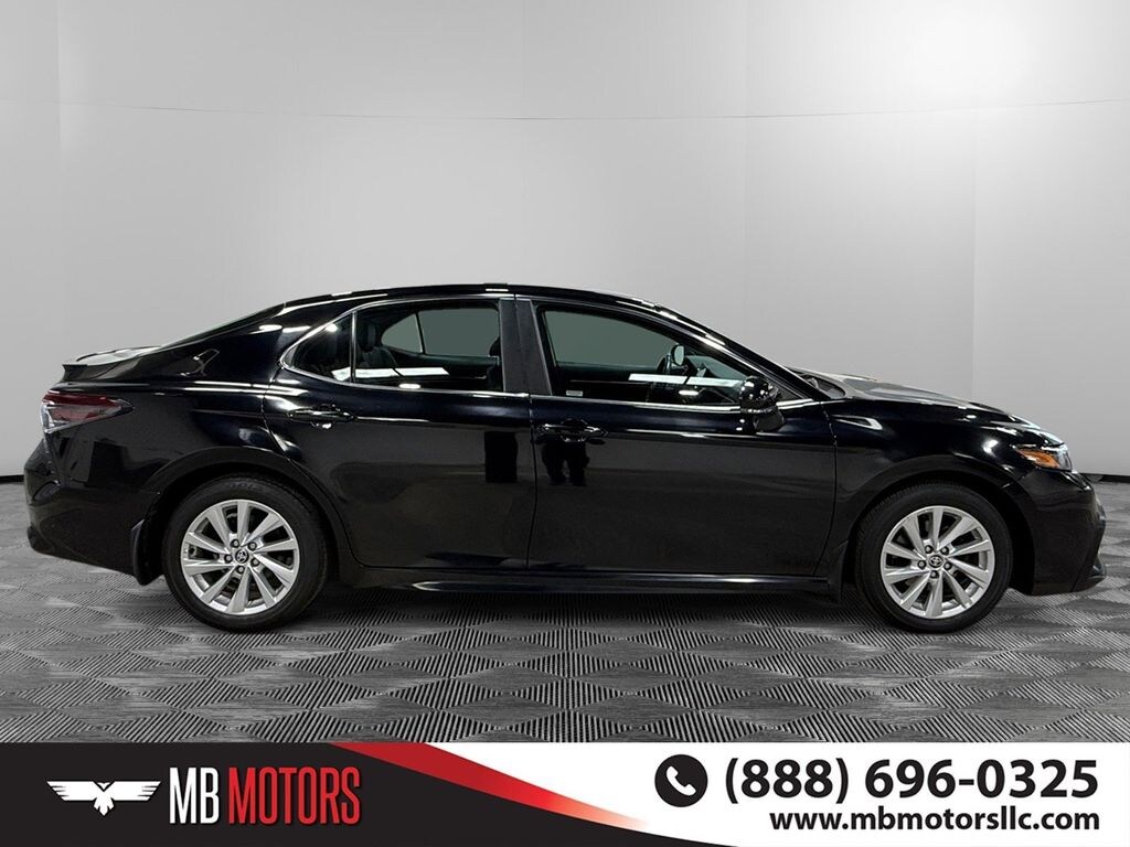 Used 2024 Toyota Camry SE Sedan