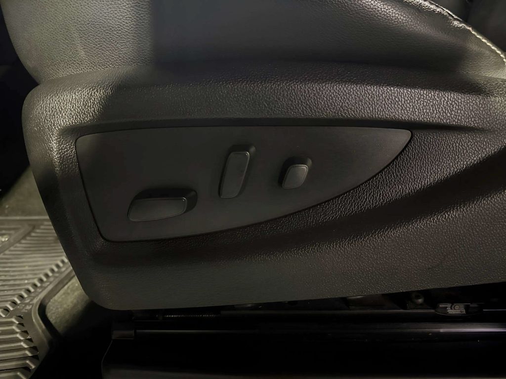 2018 Chevrolet Silverado 3500HD LTZ - Photo 23