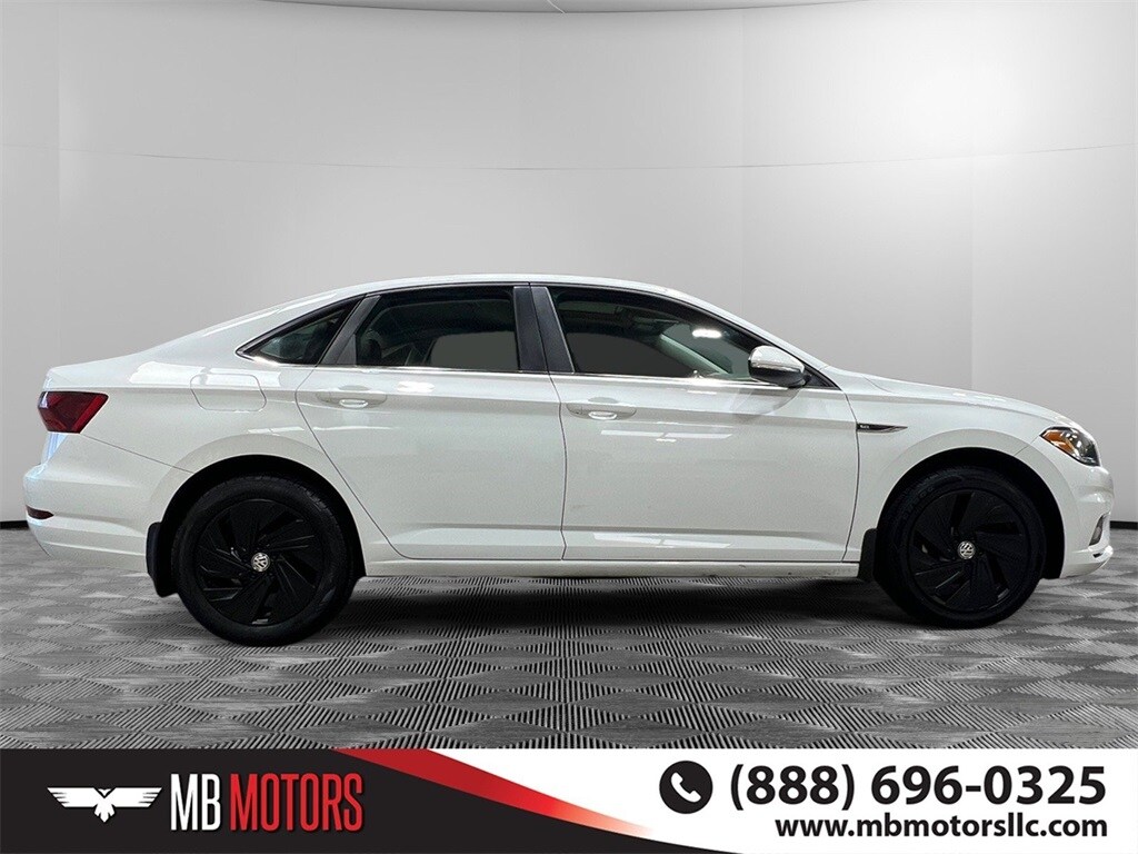 2020 Volkswagen Jetta SEL Premium photo 2