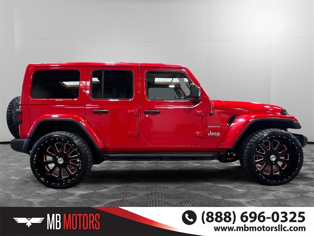 2023 Jeep Wrangler Sahara photo 2