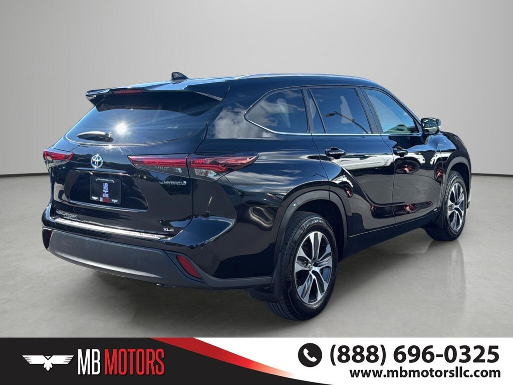 Used 2024 Toyota Highlander Hybrid XLE SUV
