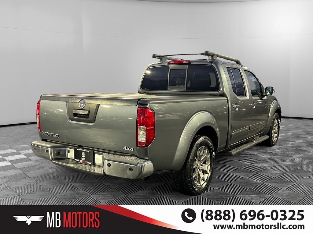 2016 Nissan Frontier SL photo 2