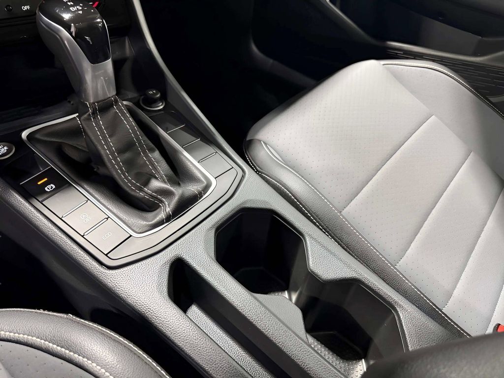 2025 Volkswagen Jetta SE - Photo 30