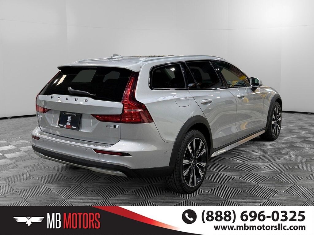 Used 2023 Volvo V60 Cross Country Ultimate Wagon