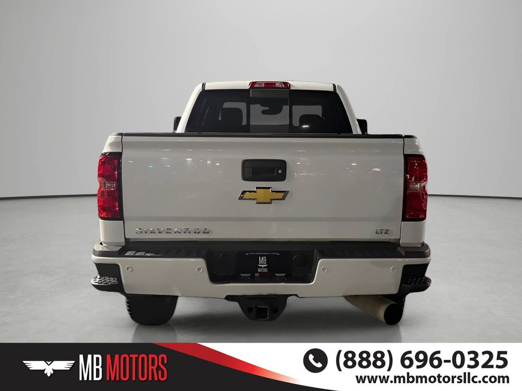 2018 Chevrolet Silverado 3500HD LTZ - Photo 6