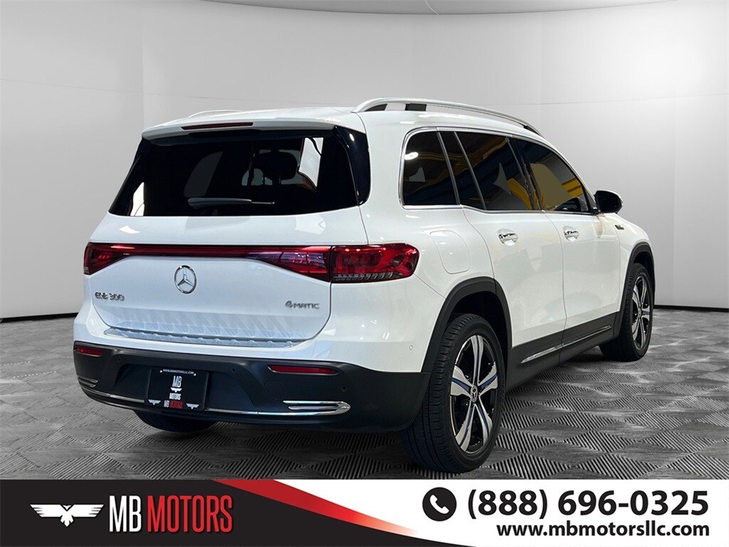 2022 Mercedes Benz EQB 300 4MATIC photo 2