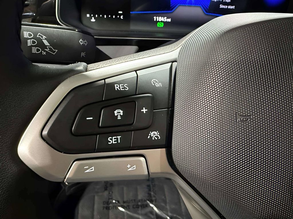 2025 Volkswagen Jetta SE - Photo 23