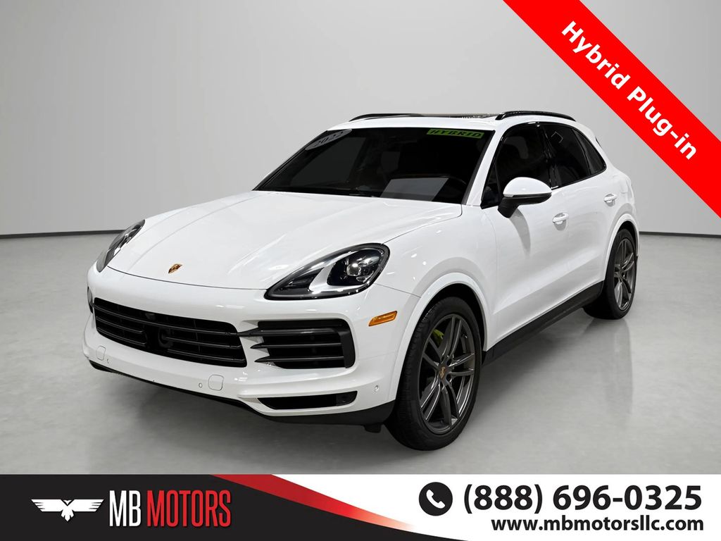 2022 Porsche Cayenne Platinum Edition E-Hybrid's photo