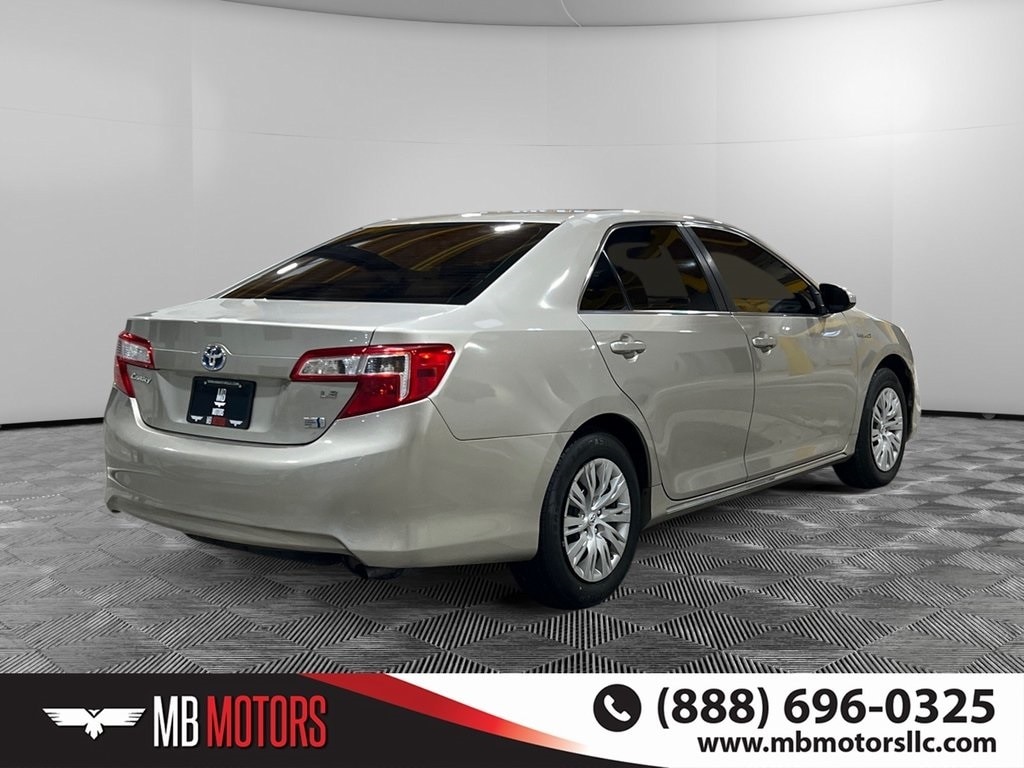 Used 2013 Toyota Camry Hybrid LE Sedan