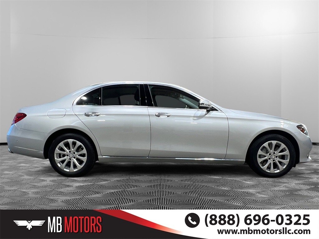 2017 Mercedes Benz E 300 photo 2