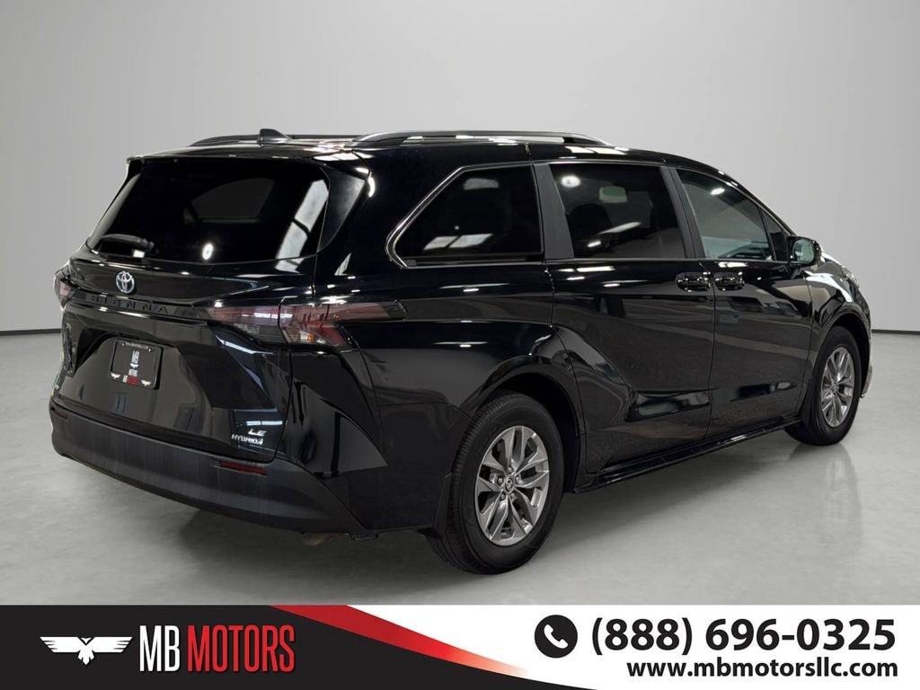 Used 2024 Toyota Sienna LE Van Passenger Van