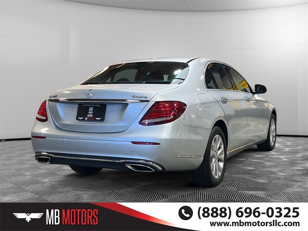 2017 Mercedes Benz E 300 photo 3