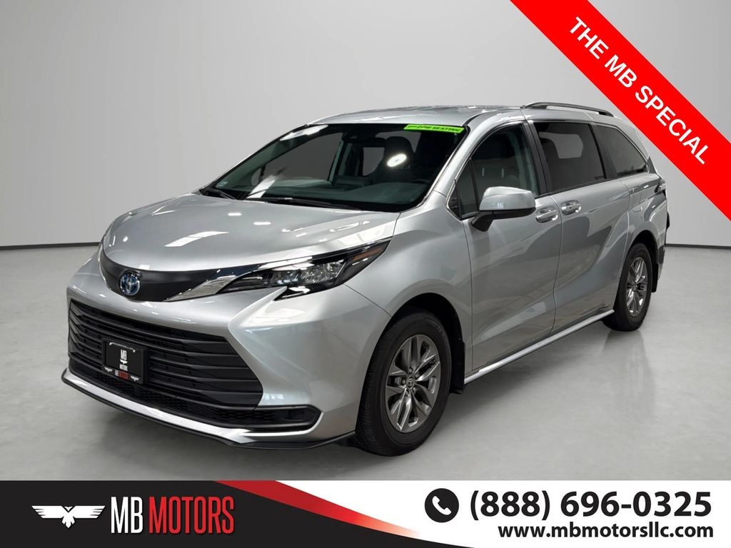 Used 2024 Toyota Sienna LE Van Passenger Van