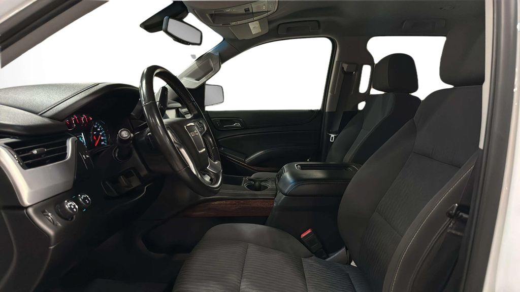 2020 GMC Yukon SLE - Photo 23
