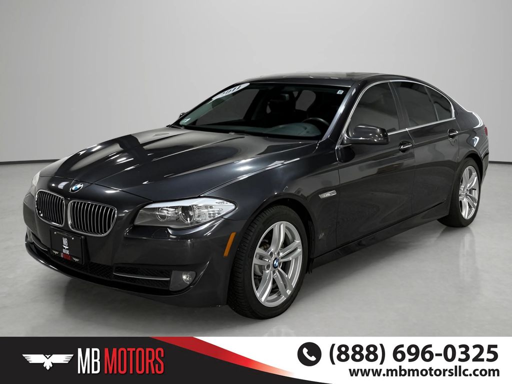 2011 BMW 5 Series 528i Sedan's photo