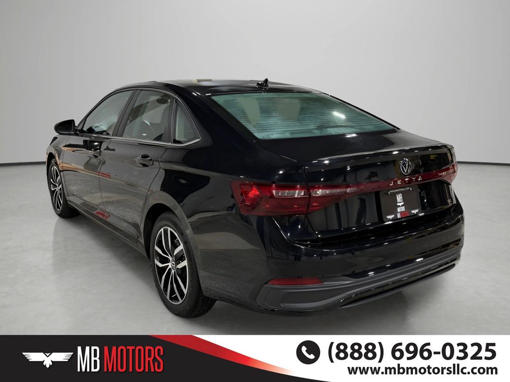 2025 Volkswagen Jetta SE - Photo 7
