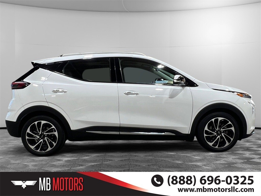 2022 Chevrolet Bolt EUV Premier photo 2