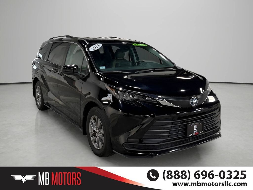 Used 2024 Toyota Sienna LE Van Passenger Van