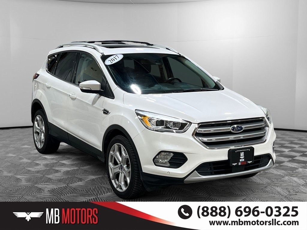 2017 Ford Escape Titanium's photo