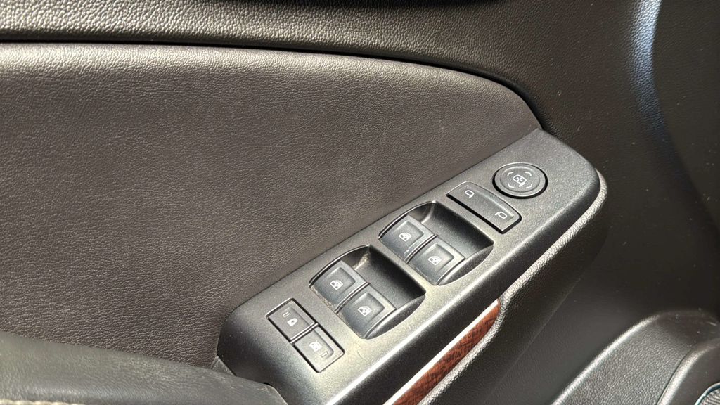 2020 GMC Yukon SLE - Photo 21