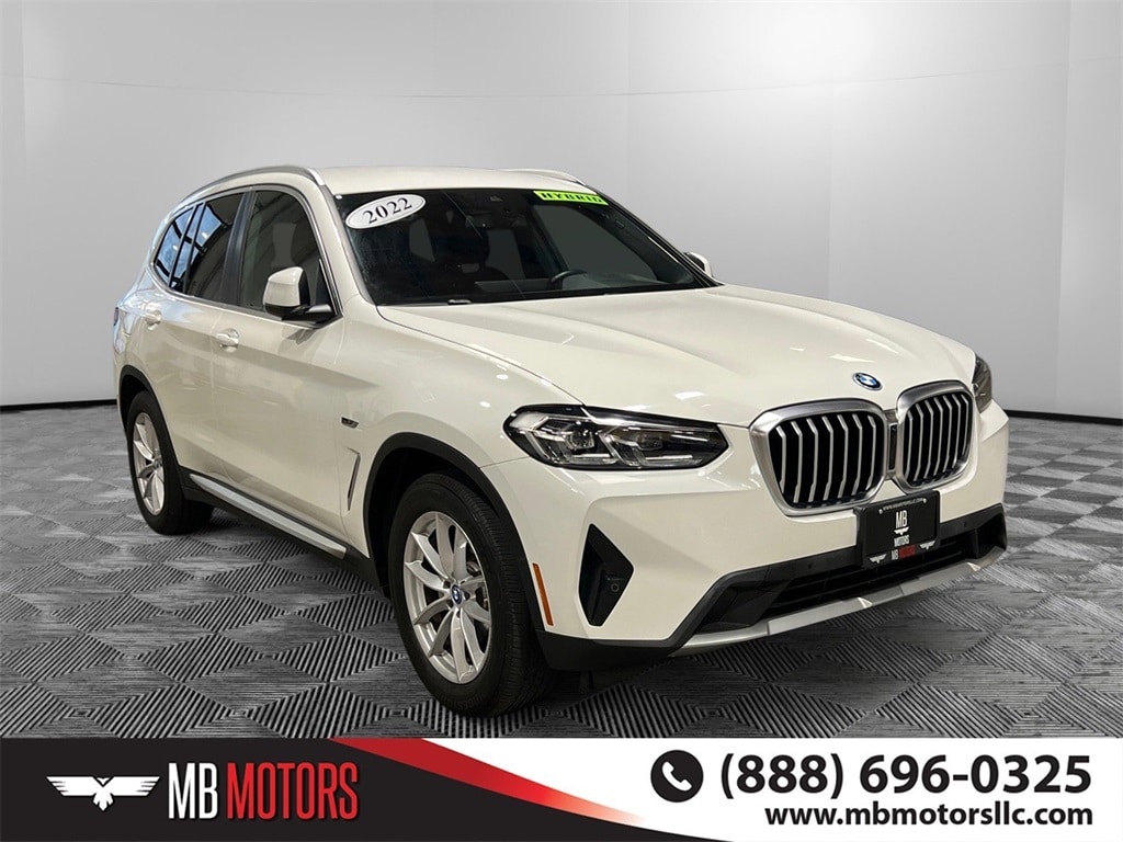 2022 BMW X3 30e's photo