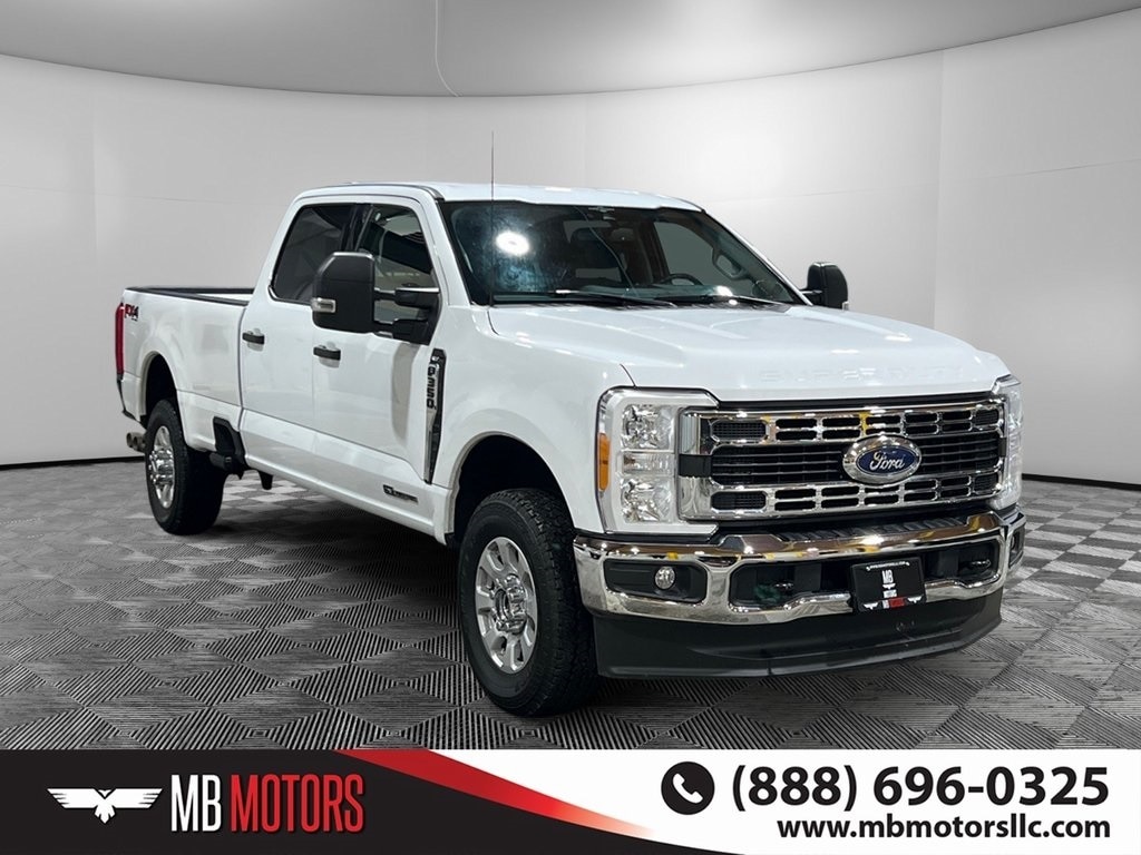 2023 Ford F-350 Super Duty XLT's photo