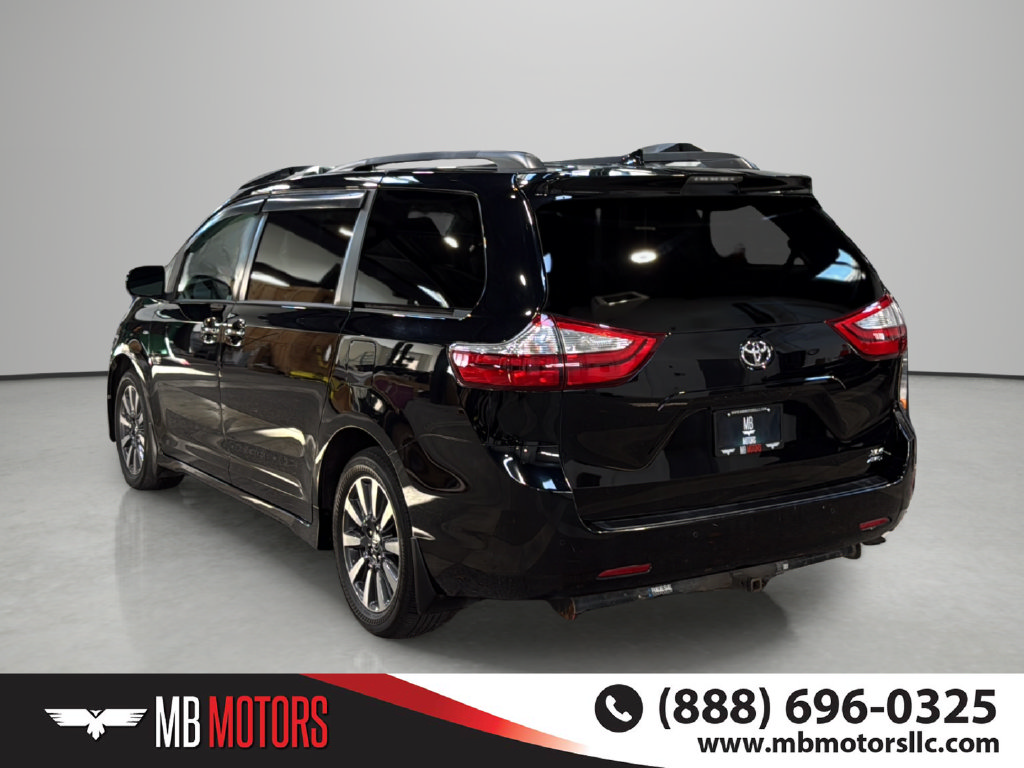 Used 2018 Toyota Sienna XLE Van Passenger Van