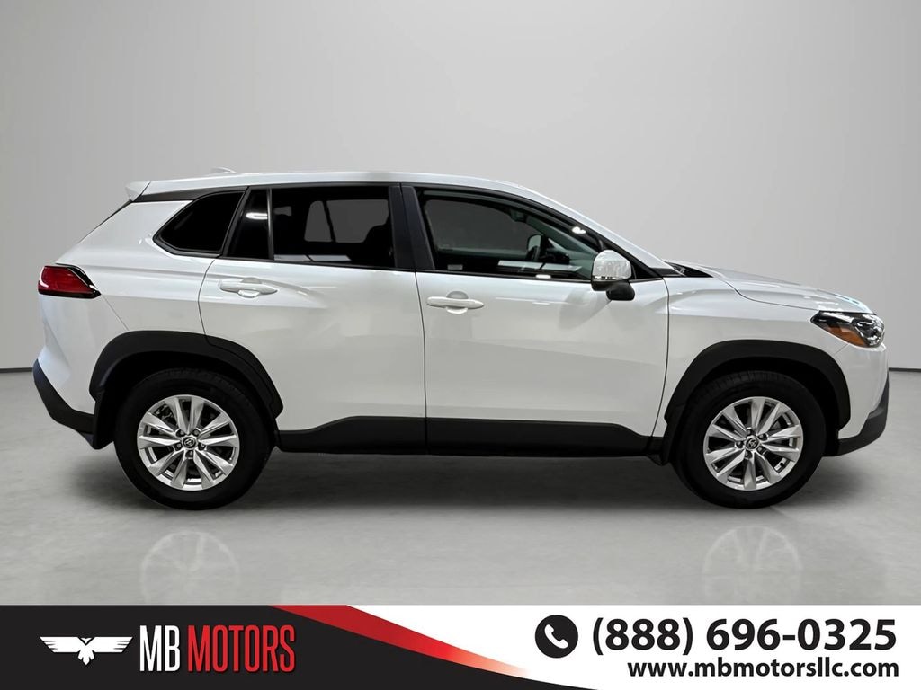 Used 2024 Toyota Corolla Cross LE SUV