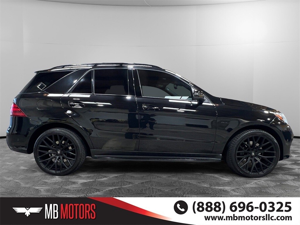 2016 Mercedes Benz GLE 450 AMG photo 2