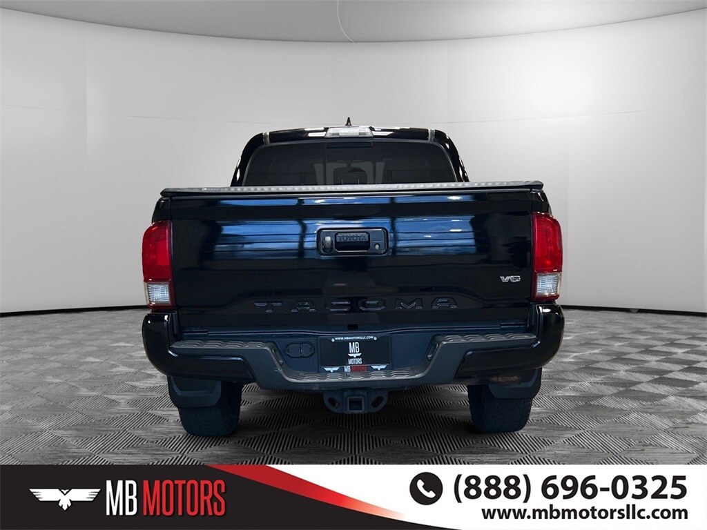 2017 Toyota Tacoma SR5 TRD Sport photo 4