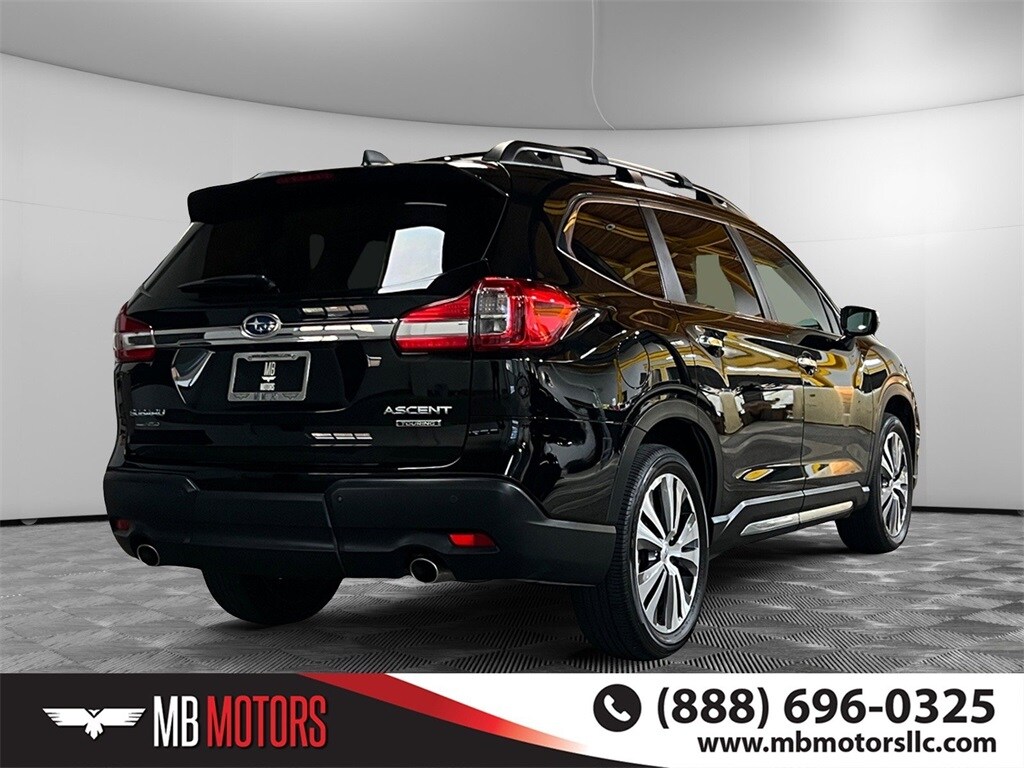 2022 Subaru Ascent Touring photo 3