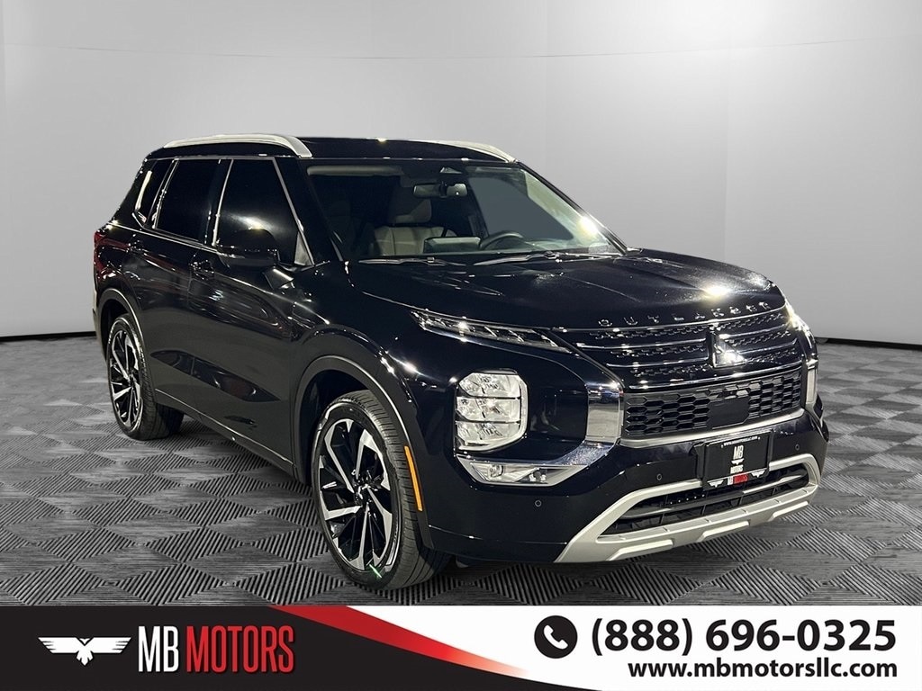 2023 Mitsubishi Outlander Plug-In Hybrid SEL's photo