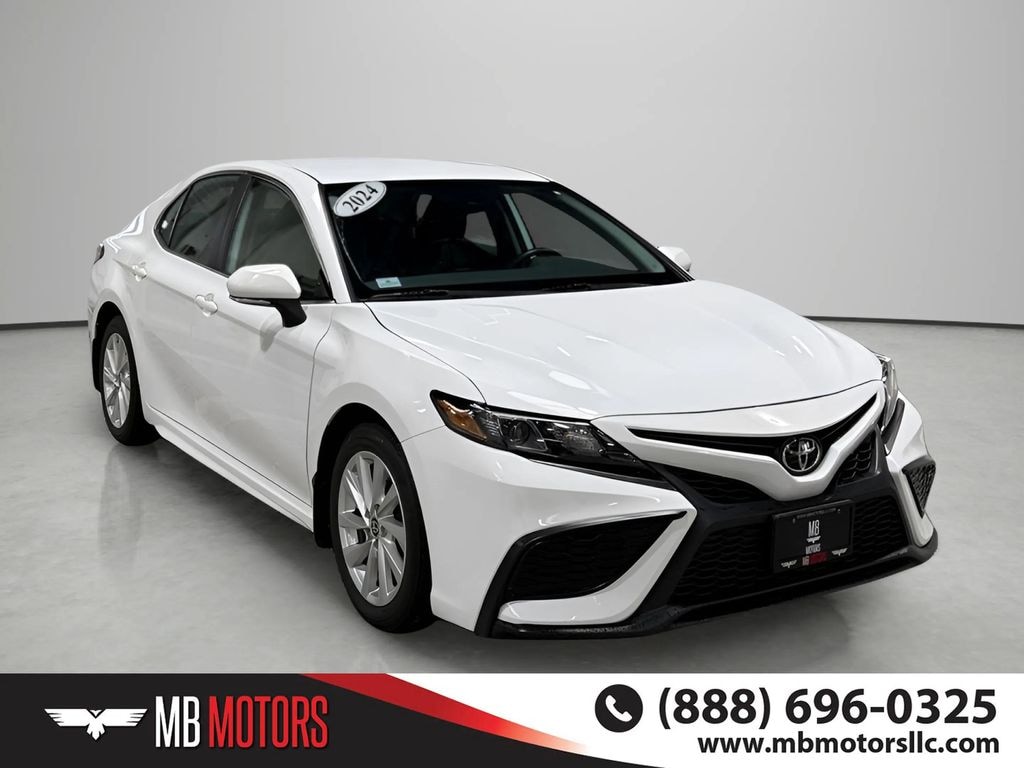 Used 2024 Toyota Camry SE Sedan
