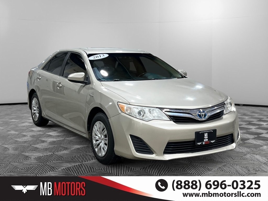 Used 2013 Toyota Camry Hybrid LE Sedan